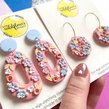 Load image into Gallery viewer, Autumn Flurry, 18mm Studs